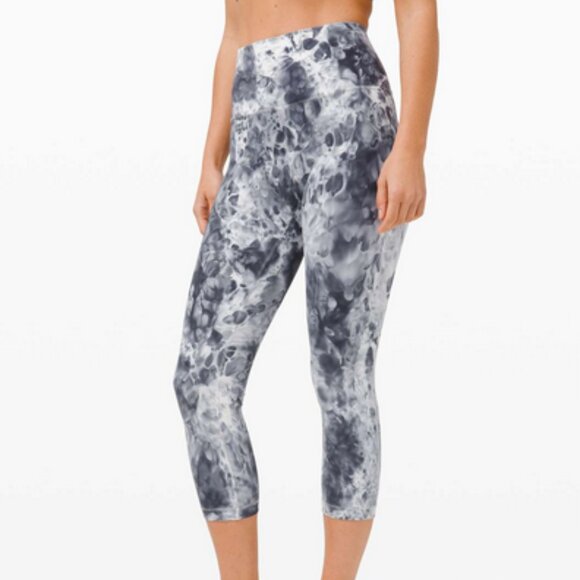 Lululemon Wunder Under High Rise Crop size 6 *EUC - Picture 1 of 11
